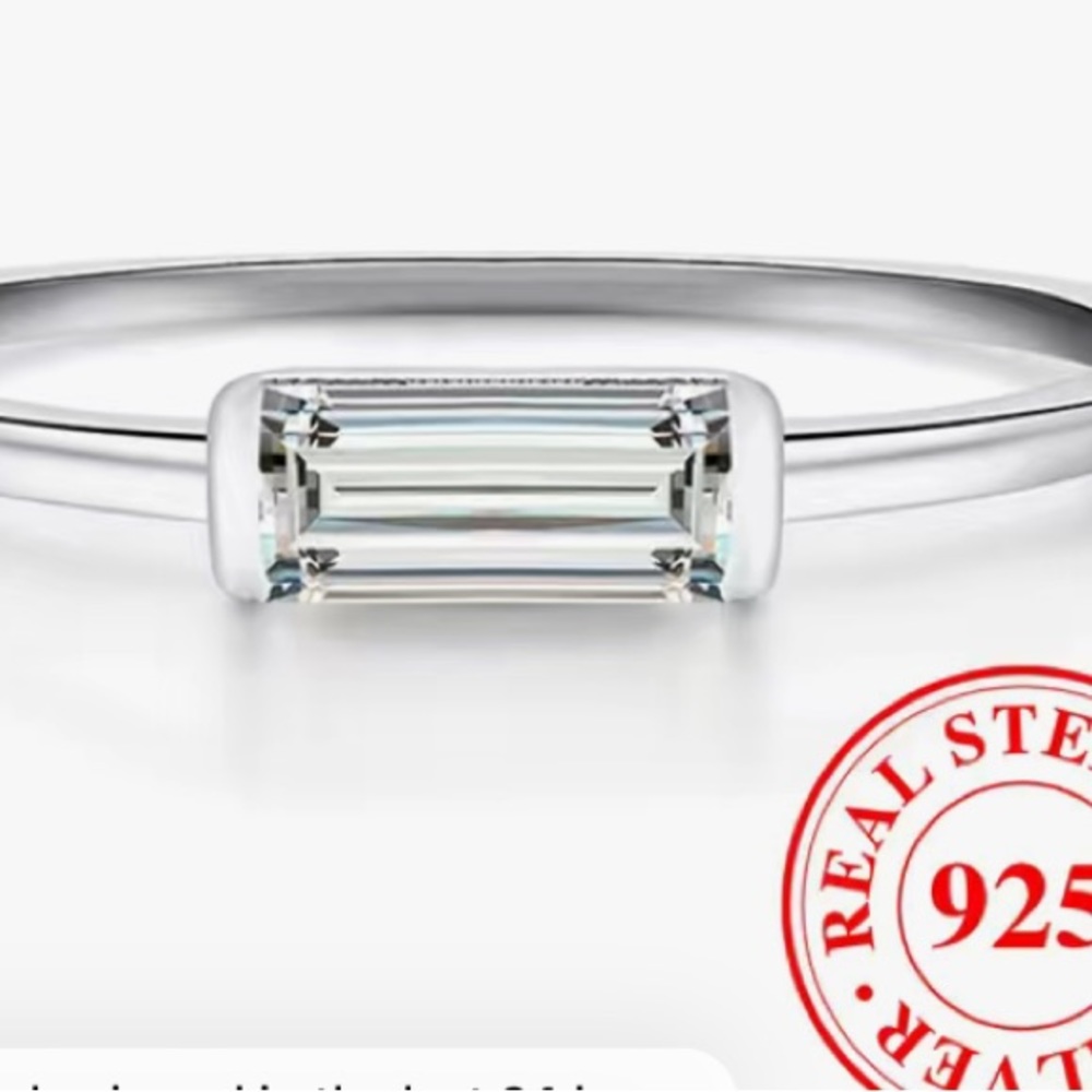 🍀5for$25🍀Women’s rectangular cut white zircon ring 925 Sterling Silver. Sz 7
